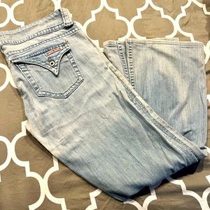 Great Comfortable Hudson Flaired jeans size 30 women sized 10